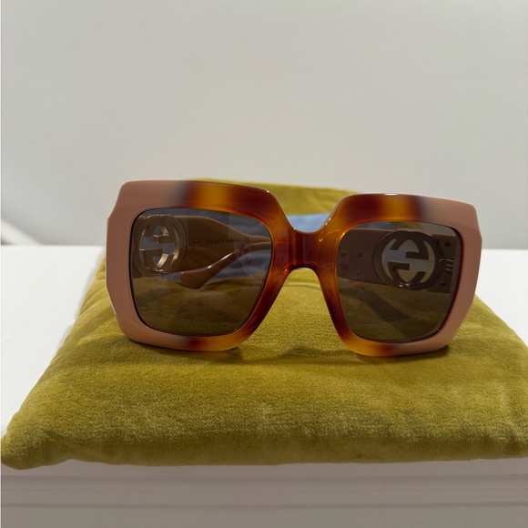 Gucci Women's Brown Oversized Sunglasses - Picture 7 of 8
